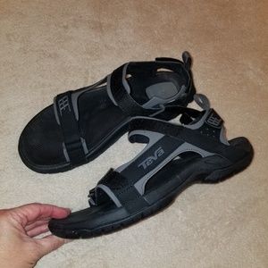 Mens size 9 Teva sandal. Wore twice by husband